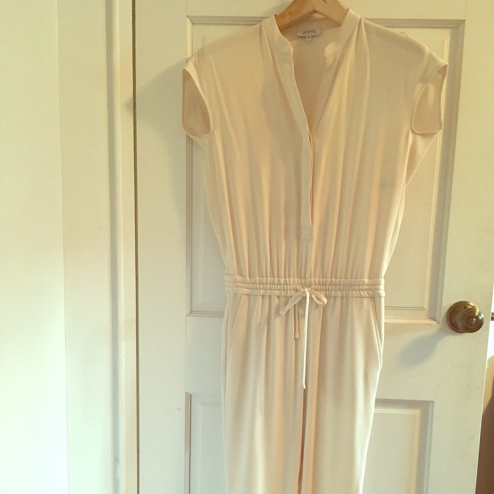 Jumpsuit with capped sleeves